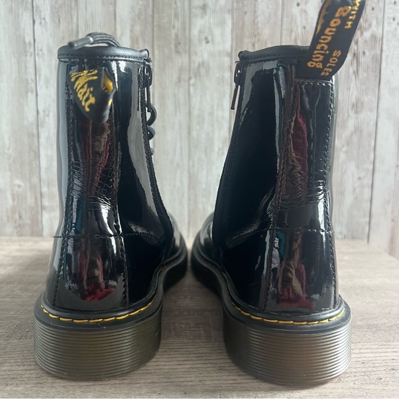 Dr. Martens Black Patent Leather Combat Boots Lace Up Unisex M5 W6 1460 - Picture 5 of 7